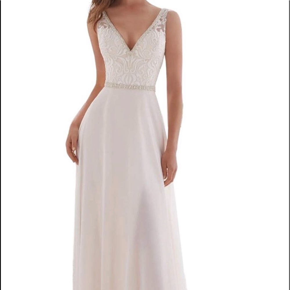 💍 Custom white wedding dress with slit 💍